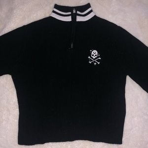 KillStar long sleeves crop top.